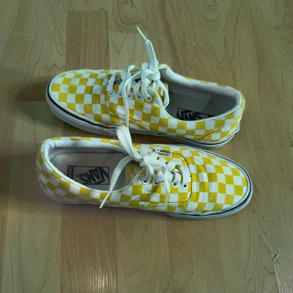 Vans Sneakers in Yellow and White Checkered - Picture 7 of 8